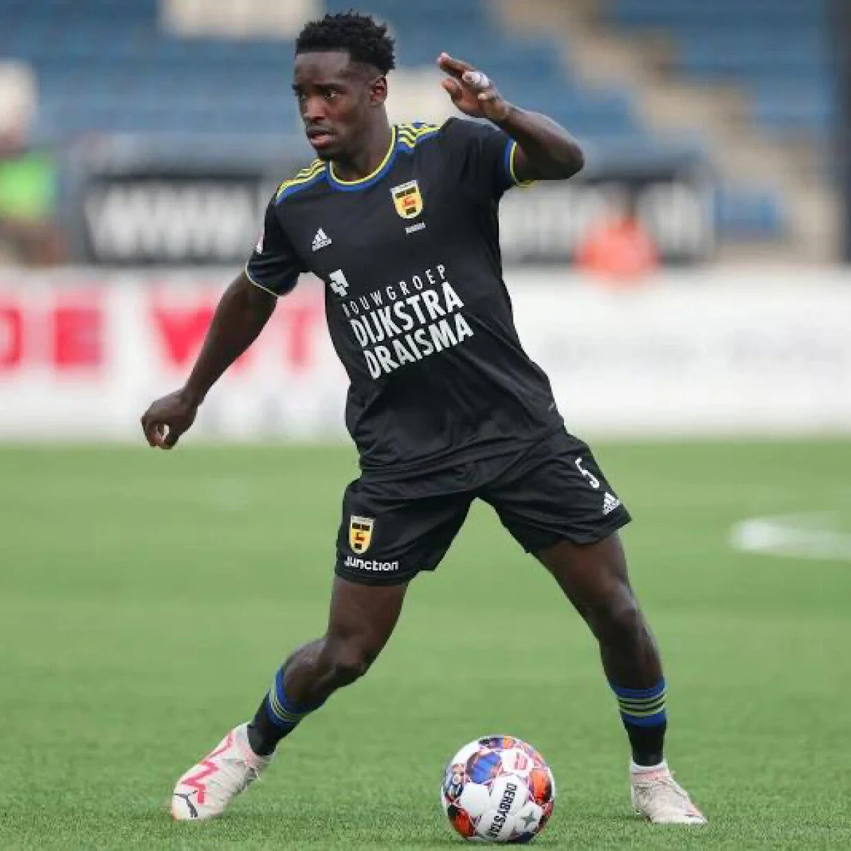 Alex Bangura, Sierra Leonean International footballer